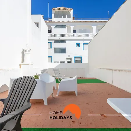 #003 By Holidays