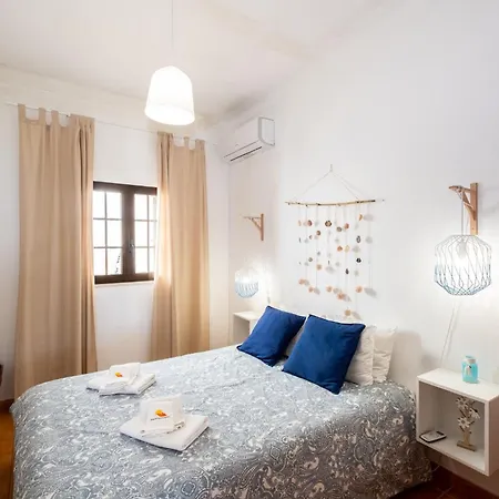 #003 Charming Quiet & Relaxing בית נופש *